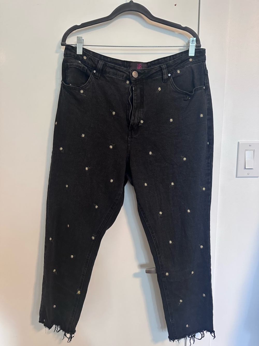 NOBO Black Skinny Jeans with Daisy Embroidery